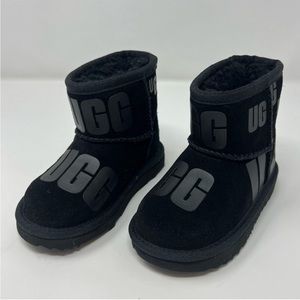 UGG mini classic scatter graphic Toddler Boots Size 7T New, NO BOX